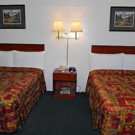 Stone Inn Extended Stay U Of A Тусон Екстериор снимка