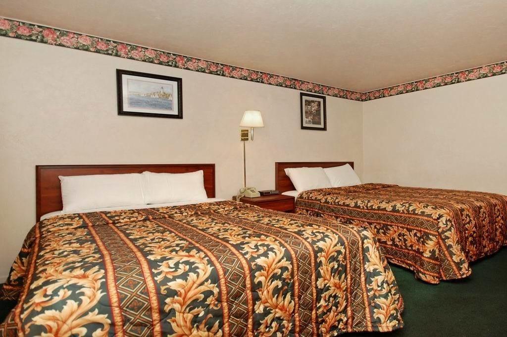 Stone Inn Extended Stay U Of A Тусон Екстериор снимка