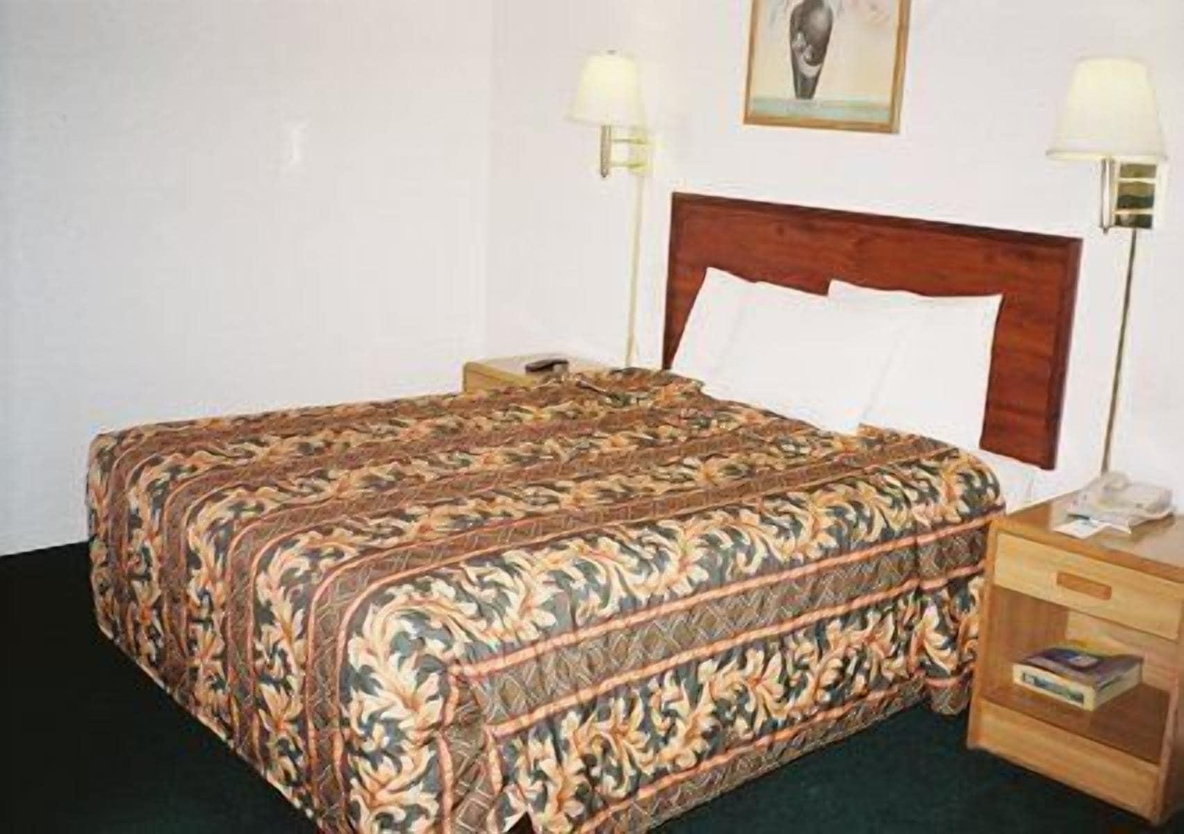 Stone Inn Extended Stay U Of A Тусон Екстериор снимка