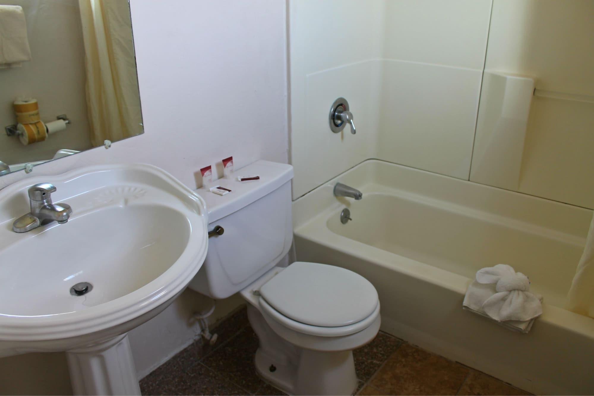 Stone Inn Extended Stay U Of A Тусон Екстериор снимка