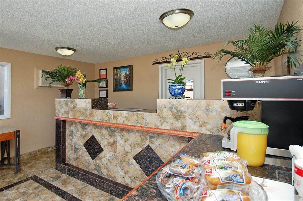 Stone Inn Extended Stay U Of A Тусон Екстериор снимка