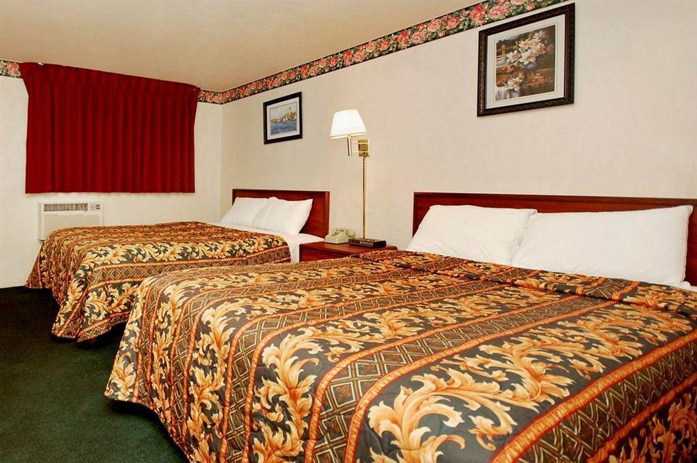 Stone Inn Extended Stay U Of A Тусон Екстериор снимка