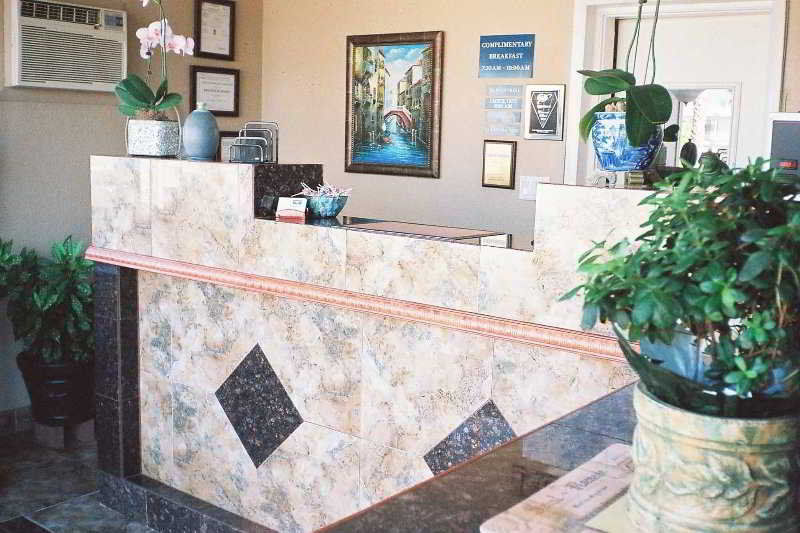 Stone Inn Extended Stay U Of A Тусон Екстериор снимка